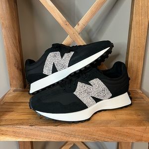 Womens Sz 9 new balance 327 sneakers tennis shoes NIB Black dot animal print